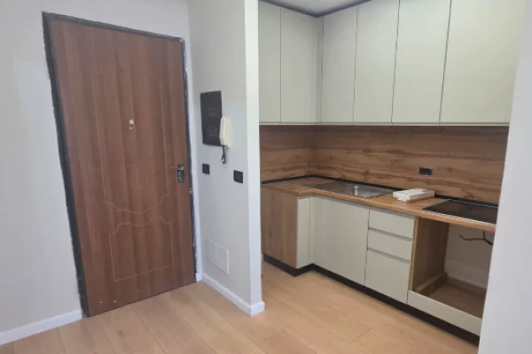 Shtepi me qera Apartament ne Tirane, 2+1, Mobilimi E mobiluar, Pagesa 80,000  Leke.