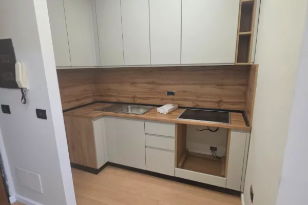 Shtepi me qera Apartament ne Tirane, 2+1, Mobilimi E mobiluar, Pagesa 80,000  Leke.