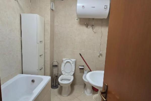 Shtepi me qera Apartament ne Tirane, 2+1, Mobilimi E mobiluar, Pagesa 85,000  Leke.