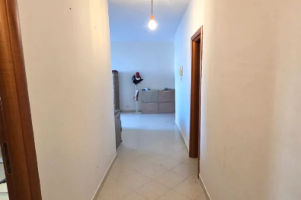 Shtepi me qera Apartament ne Tirane, 2+1, Mobilimi E mobiluar, Pagesa 85,000  Leke.