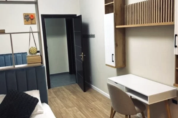 Shtepi me qera Apartament ne Tirane, 2+1, Mobilimi E mobiluar, Pagesa 1,501  Euro.