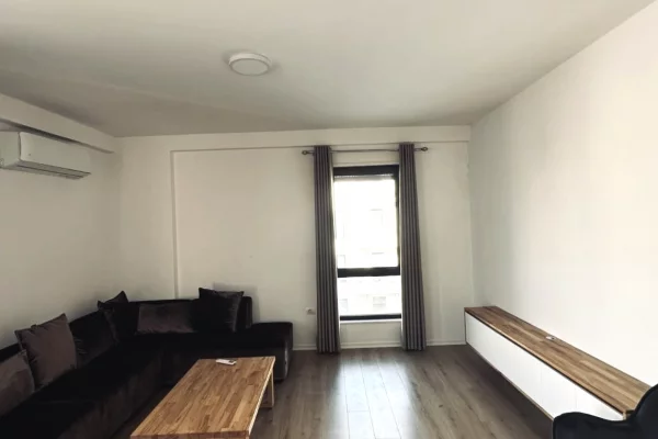 Shtepi ne shitje Apartament ne Tirane, 3+1, Mobilimi Pjeserisht e mobiluar, Pagesa 370,050  Euro.
