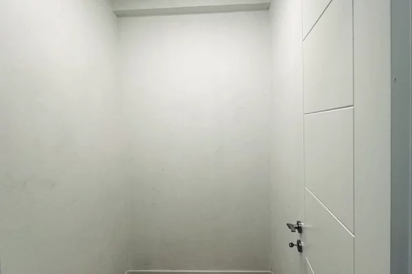 Shtepi ne shitje Apartament ne Tirane, 3+1, Mobilimi Pjeserisht e mobiluar, Pagesa 370,050  Euro.