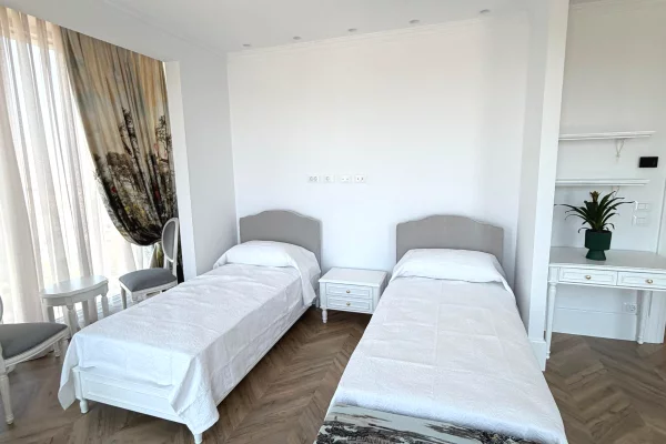Shtepi me qera Apartament ne Tirane, 2+1, Mobilimi E mobiluar, Pagesa 3,501  Euro.