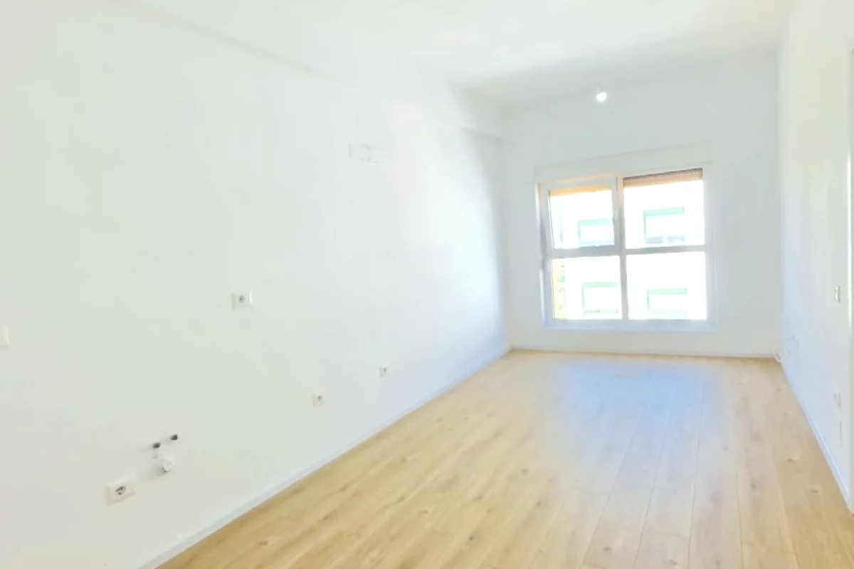Shtepi ne shitje Apartament ne Tirane, 1+1, Mobilimi Bosh, pa mobiluar, Pagesa 89,050  Euro.