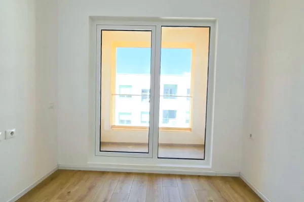 Shtepi ne shitje Apartament ne Tirane, 1+1, Mobilimi Bosh, pa mobiluar, Pagesa 89,050  Euro.