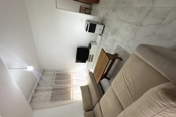 Shtepi me qera Apartament ne Tirane, 2+1, Mobilimi E mobiluar, Pagesa 45,000  Leke.