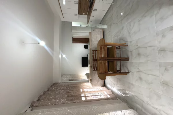 Shtepi me qera Apartament ne Tirane, 2+1, Mobilimi E mobiluar, Pagesa 45,000  Leke.