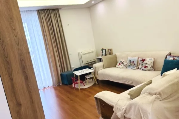 Shtepi me qera Apartament ne Tirane, 2+1, Mobilimi E mobiluar, Pagesa 75,007  Leke.