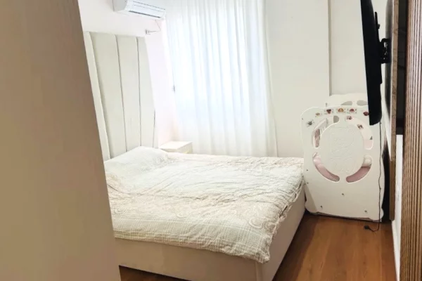 Shtepi me qera Apartament ne Tirane, 2+1, Mobilimi E mobiluar, Pagesa 75,007  Leke.