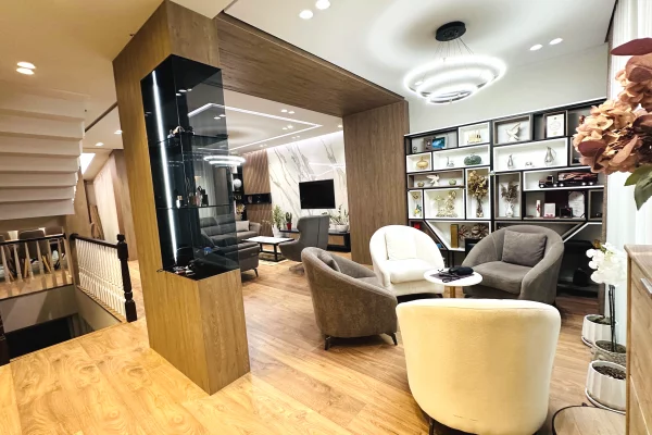 Shtepi ne shitje Apartament ne Tirane, 5+1, Mobilimi E mobiluar, Pagesa 900,060  Euro.
