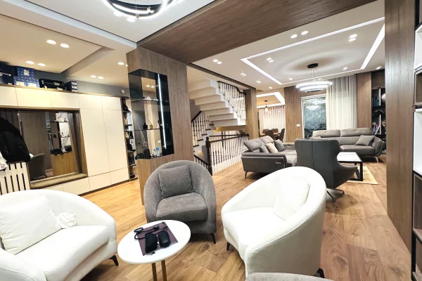 Shtepi ne shitje Apartament ne Tirane, 5+1, Mobilimi E mobiluar, Pagesa 900,060  Euro.