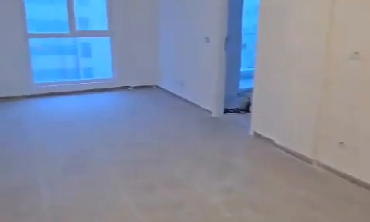 Shtepi ne shitje Apartament ne Durres, 2+1, Mobilimi Bosh, pa mobiluar, Pagesa 160,000  Euro.