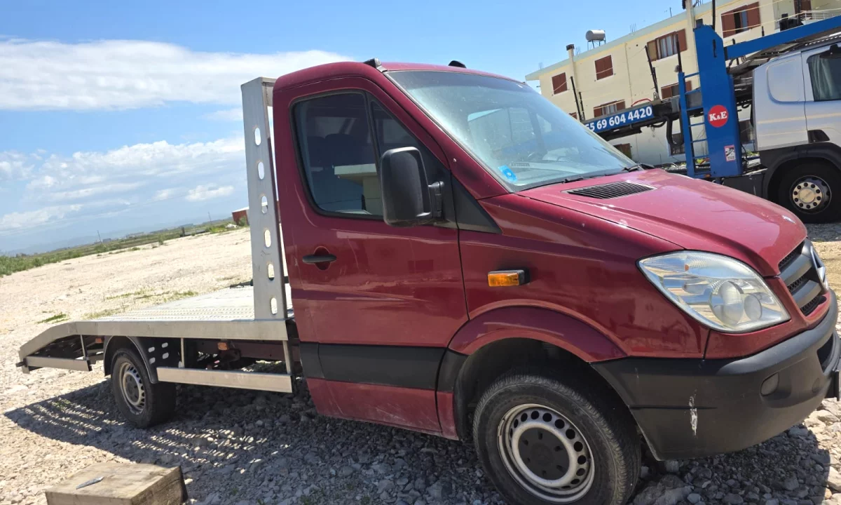 Makina ne shitje ne Durres, Mercedes-Benz, 2011 Diesel,Kambio Manual Pagesa 13,750  Euro.