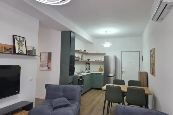 Shtepi me qera Apartament ne Tirane, 2+1, Mobilimi E mobiluar, Pagesa 50,000  Leke.