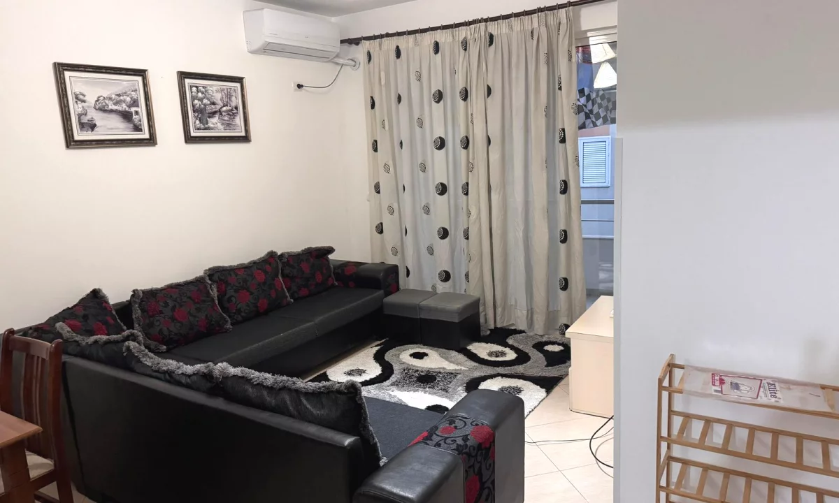 Appartamento in affitto a Tirana 1+1, Arredato