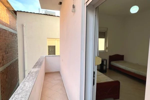 Shtepi me qera Apartament ne Tirane, 2+1, Mobilimi E mobiluar, Pagesa 40,000  Leke.