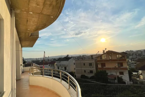 Shtepi me qera Apartament ne Tirane, 2+1, Mobilimi E mobiluar, Pagesa 40,000  Leke.