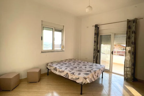Shtepi me qera Apartament ne Tirane, 2+1, Mobilimi E mobiluar, Pagesa 40,000  Leke.