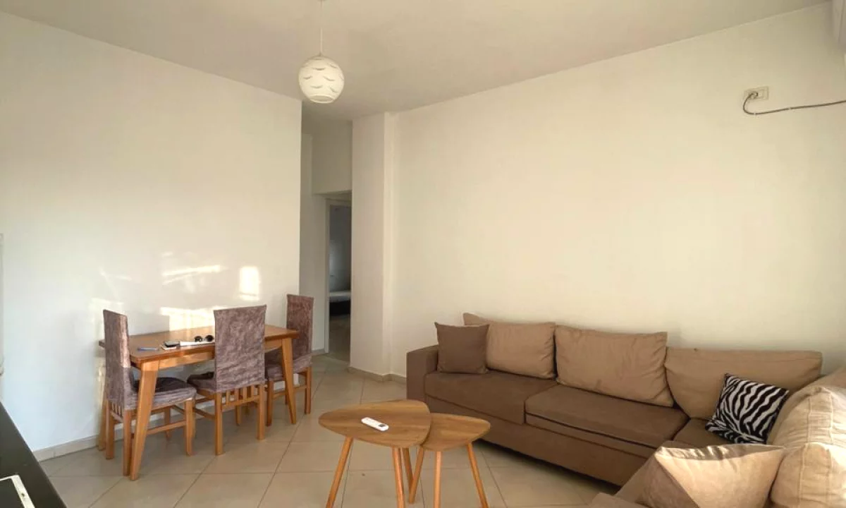 Shtepi me qera Apartament ne Tirane, 2+1, Mobilimi E mobiluar, Pagesa 40,000  Leke.