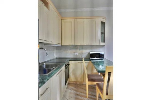 Shtepi me qera Apartament ne Tirane, 2+1, Mobilimi E mobiluar, Pagesa 600  Euro.