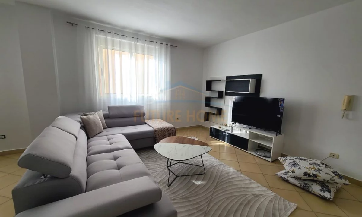 Shtepi me qera Apartament ne Tirane, 2+1, Mobilimi E mobiluar, Pagesa 650  Euro.