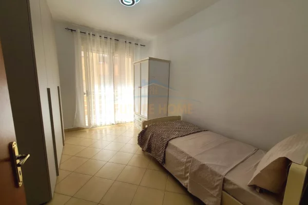Shtepi me qera Apartament ne Tirane, 2+1, Mobilimi E mobiluar, Pagesa 650  Euro.
