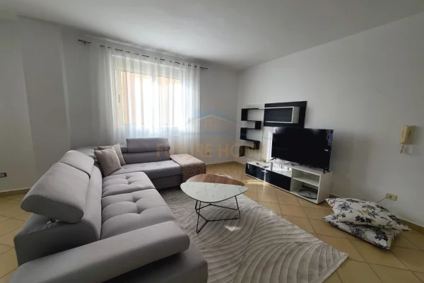 Shtepi me qera Apartament ne Tirane, 2+1, Mobilimi E mobiluar, Pagesa 650  Euro.