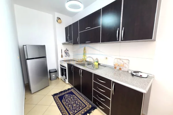 Shtepi me qera Apartament ne Tirane, 2+1, Mobilimi E mobiluar, Pagesa 650  Euro.