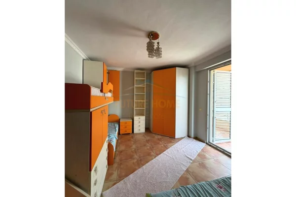 Shtepi me qera Apartament ne Tirane, 2+1, Mobilimi E mobiluar, Pagesa 450  Euro.
