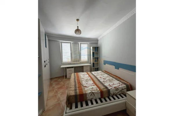 Shtepi me qera Apartament ne Tirane, 2+1, Mobilimi E mobiluar, Pagesa 450  Euro.