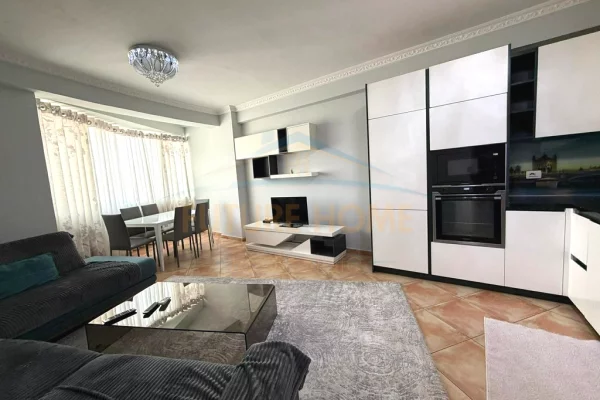 Shtepi me qera Apartament ne Tirane, 2+1, Mobilimi E mobiluar, Pagesa 450  Euro.