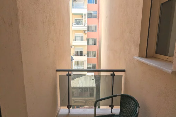 Shtepi me qera Apartament ne Vlore, 1+1, Mobilimi E mobiluar, Pagesa 450  Euro.