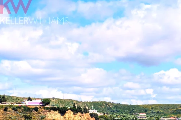 Shtepi ne shitje Apartament ne Vlore, 2+1, Mobilimi Pjeserisht e mobiluar, Pagesa 139,000  Euro.
