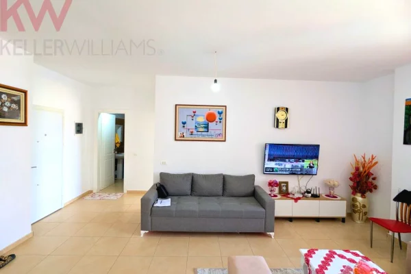 Shtepi ne shitje Apartament ne Vlore, 2+1, Mobilimi Pjeserisht e mobiluar, Pagesa 139,000  Euro.