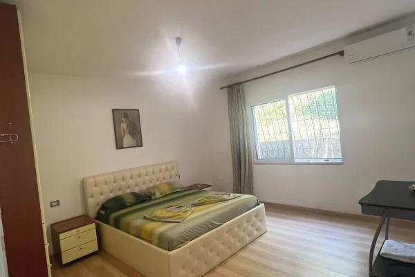Shtepi me qera Apartament ne Vlore, 2+1, Mobilimi E mobiluar, Pagesa 60,000  Leke.