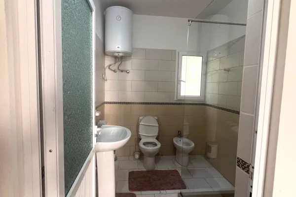Shtepi me qera Apartament ne Vlore, 2+1, Mobilimi E mobiluar, Pagesa 60,000  Leke.
