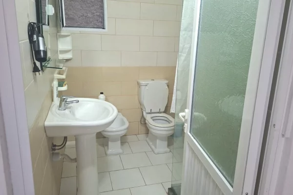 Shtepi me qera Apartament ne Vlore, 1+1, Mobilimi E mobiluar, Pagesa 30,000  Leke.