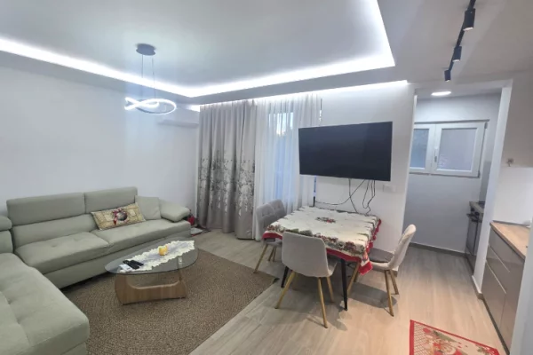 Shtepi ne shitje Apartament ne Tirane, 1+1, Mobilimi E mobiluar, Pagesa 200,000  Euro.