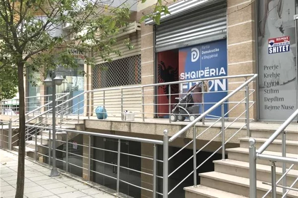 Ambient biznesi ne shitje 1+1 ne Durres - 140,000 Euro