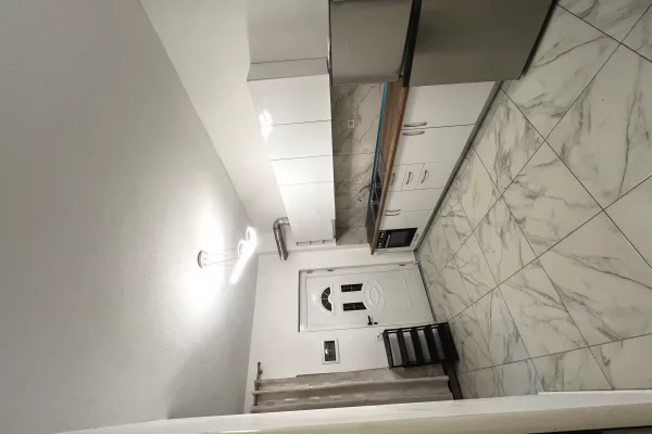 Shtepi me qera Shtepi Private ne Tirane, 2+1, Mobilimi E mobiluar, Pagesa 37,000  Leke.