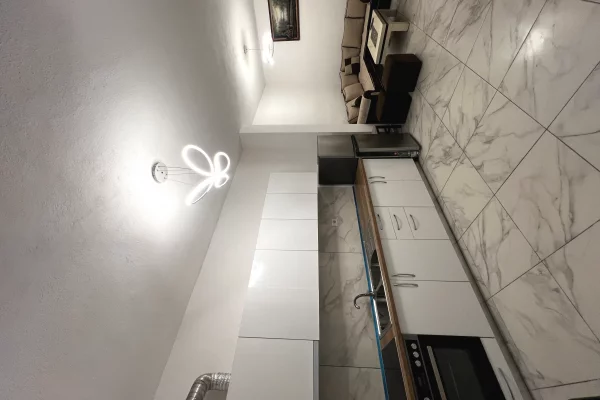 Shtepi me qera Shtepi Private ne Tirane, 2+1, Mobilimi E mobiluar, Pagesa 37,000  Leke.