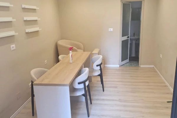 🔑🏪 JEPET ME QIRA AMBIENT 20m2 – RRUGA MARGARITA TUTULANI, PAS SHKOLLES “DESHMORET E LIRISE”, TIRANE E RE | 30.000 LEKE/ MUAJ