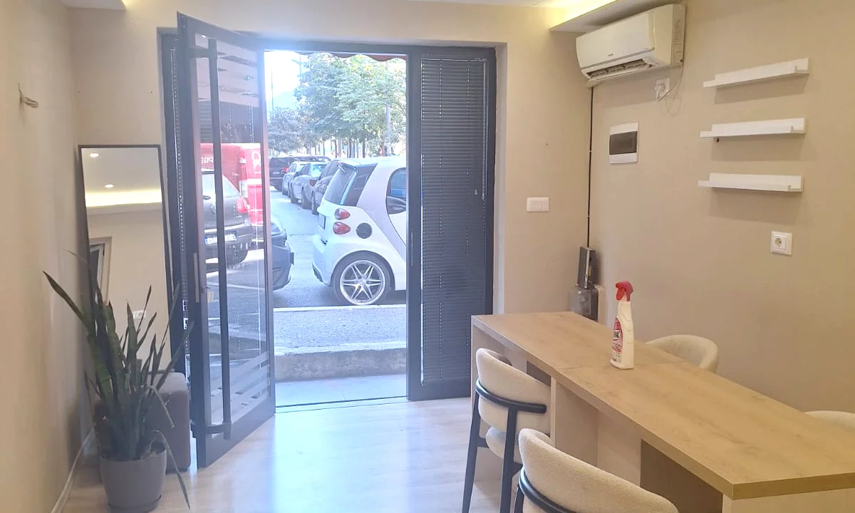 🔑🏪 JEPET ME QIRA AMBIENT 20m2 – RRUGA MARGARITA TUTULANI, PAS SHKOLLES “DESHMORET E LIRISE”, TIRANE E RE | 30.000 LEKE/ MUAJ