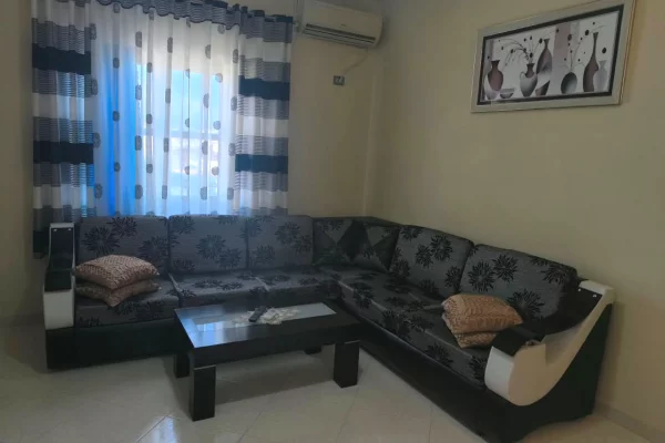 Shtepi me qera Apartament ne Tirane, 2+1, Mobilimi E mobiluar, Pagesa 50,000  Leke.