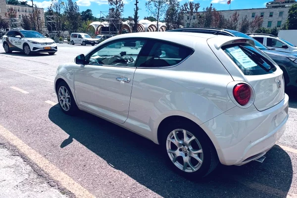 Cars for sale in Tirana, Alfa Romeo, 2012 Benzine,Kambio Manual Payment 3,999  Euro.