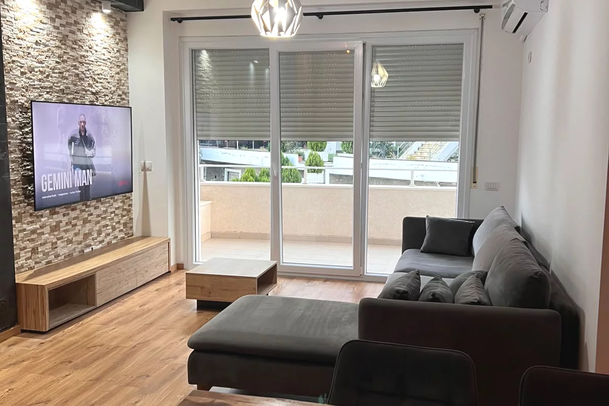 Shtepi ne shitje Apartament ne Tirane, 2+1, Mobilimi E mobiluar, Pagesa 25,000,000  Leke.