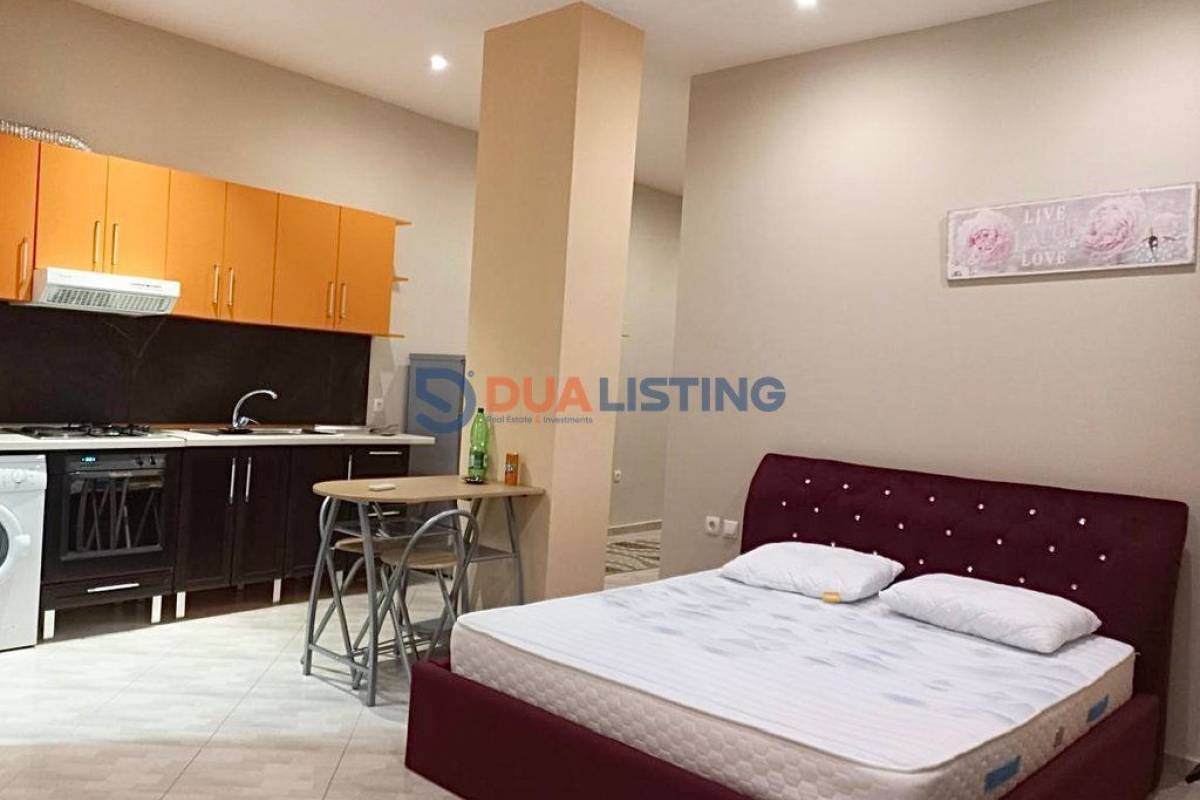 Shtepi ne shitje Apartament ne Tirane, Garsoniere, Mobilimi E mobiluar, Pagesa 89,000  Euro.
