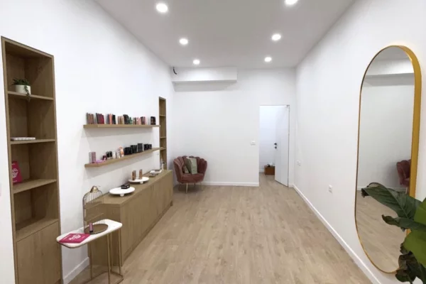 Ambient biznesi me qera 1+1 ne Tirane - 400 Euro