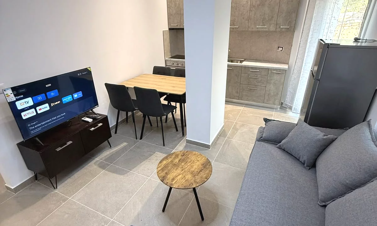 Shtepi me qera Apartament ne Tirane, 1+1, Mobilimi E mobiluar, Pagesa 50,000  Leke.